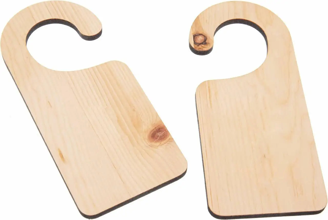 Türanhänger aus Zirbenholz – personalisierbar mit Gravur – naturbelassen & duftend