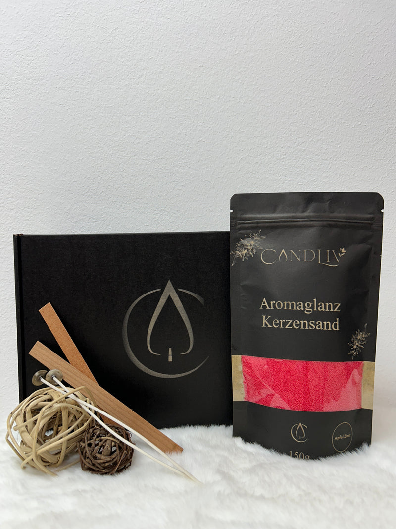 Aromaglanz Kerzensand Apfel-Zimt – roter Kerzensand von Candliv mit Zubehör, Apfel-Zimt-Duft und Geschenkverpackung